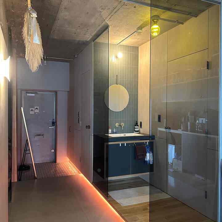 廊下付の洗面台
初めは抵抗あったけど、すぐ手洗いできるしお客様来た時も脱衣所見られないし凄く快適。
次家を作る時も廊下付の洗面台にしたいな〜🌱

#サニタリー
#洗面台
#マンションリノベーション
#リノベーション 
#リノベーションインテリア