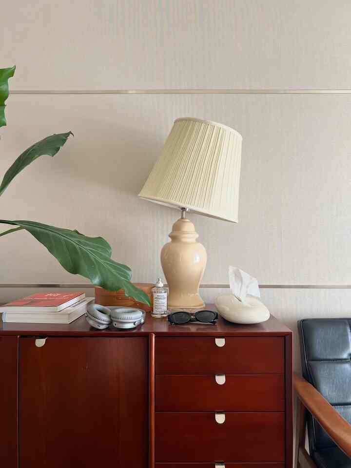 うんちょこちょこちょこぴー

#ミッドセンチュリー #サイドボード #テーブルランプ #ティッシュケース #北欧 