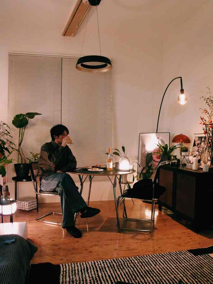 #一人暮らし#Pertengahan Abad#Monokrom#Tanaman Hias#Lajang di Usia 40-an #大人の暮らし #男の隠れ家 #趣味の時間 #男飯 #晩酌 #おうちごはん #お酒好き #シンプルライフ #丁寧な暮らし #暮らしを楽しむ #interiorstyle #designlovers #minimalist #こだわりの空間 #モノトーンインテリア #日々のこと #ライフスタイル