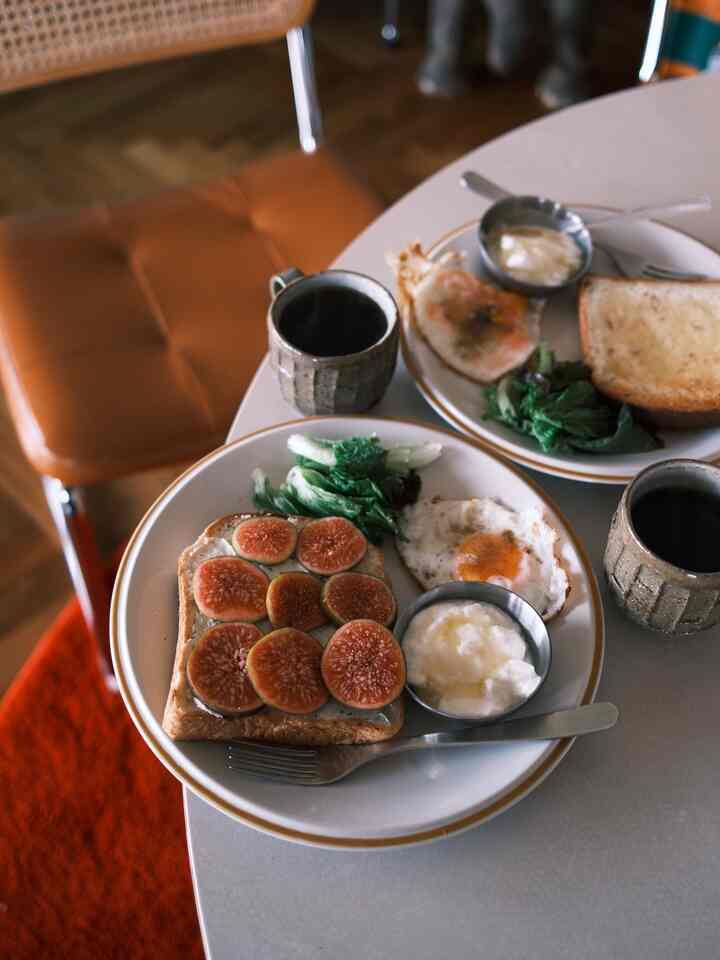 休日の朝
いちじくトーストとコーヒーでゆっくりスタート。
朝日が差し込む食卓が、いちばん好きな場所。☕🍞



#中古マンションリノベーション
#リノベ暮らし
#マンションインテリア
#リノベーション事例
#おうちカフェ
#いちじくトースト
#インテリア好きな人と繋がりたい
#주방인테리어 
#다이닝룸 
#홈카페 
#무화과토스트 
#아침식사 
#감성주방 
#리노베이션하우스 
#빈티지인테리어 
#감성인테리어 

