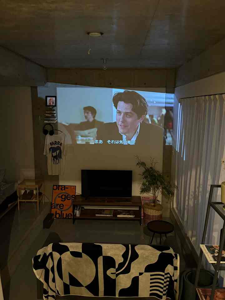 テレビが遠すぎてほぼ字幕とか何も見えてなかったのでプロジェクター生活始めました📽️
nebula capsule 3にしましたがコンパクトで画質も良く最高です🎞️

#プロジェクター #nebula #デザイナーズ
#ルームツアー #룸투어 #방꾸미기
#인테리어