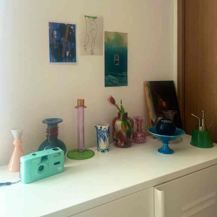 お気に入りの花瓶たち
ohouseからいただいたピクセルフラワーも！

#花瓶・フラワーベース 
#花瓶インテリア 
#カラフルなインテリア 
#フラワーインテリア 