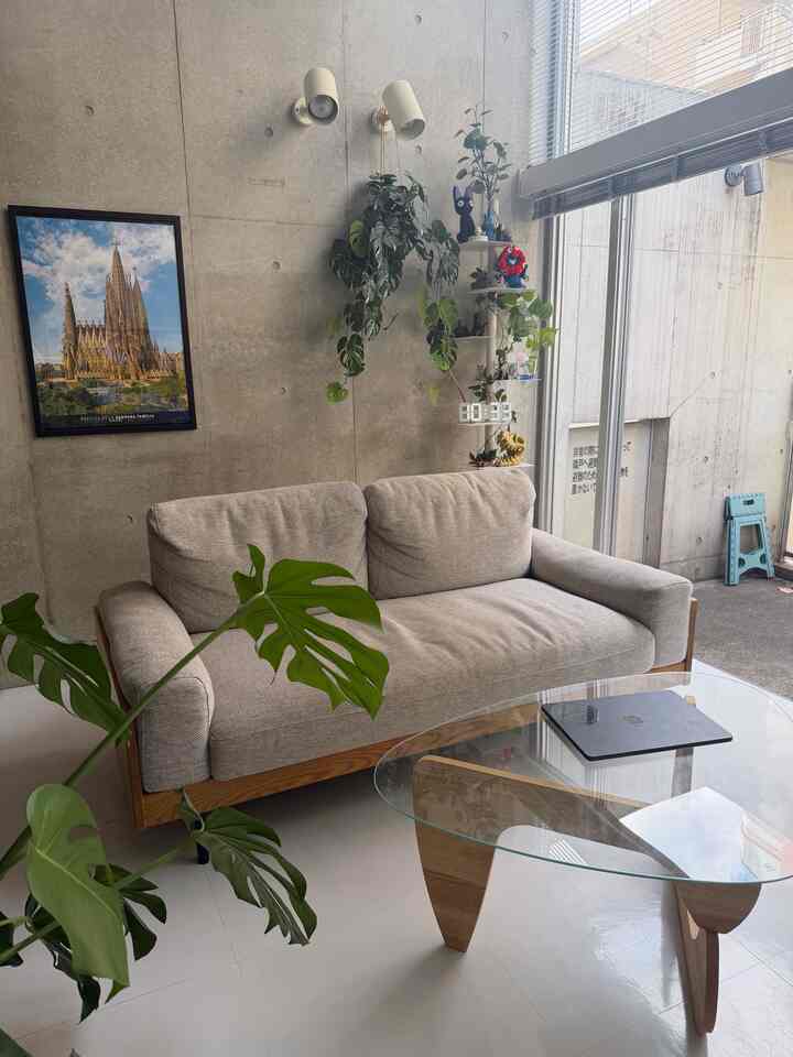 もう少し大きなソファが欲しくなってきた🤔
#ミニマルモダン