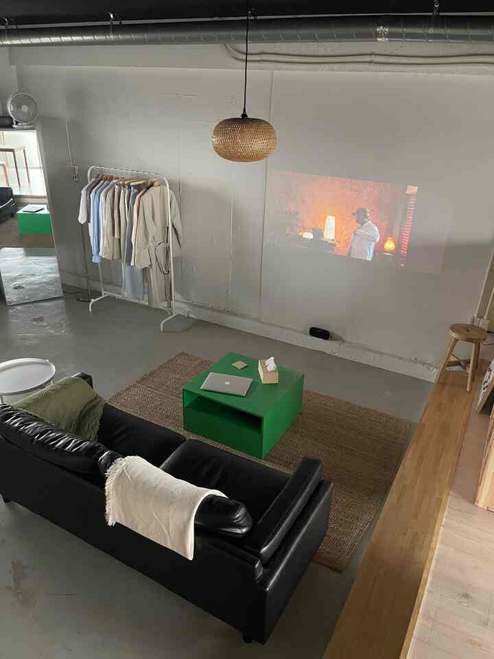 メインの土間とやわらかい色の木目がお気に入り🌱
#築古 #築古物件 #築古マンション #築古リノベーション #IKEA #無印良品 #ニトリ 