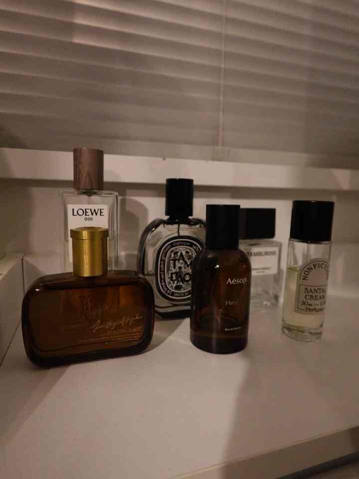 My Favorite Perfumes

My favorite is the recently purchased "LINC ORIGINAL MAKERS Eau de Parfum No. 928."

It has a woody amber scent with hints of cigar and herbs, perfect for autumn and winter.
The case design is also great.

#perfume #newin #lincoriginalmakers #香水 #928