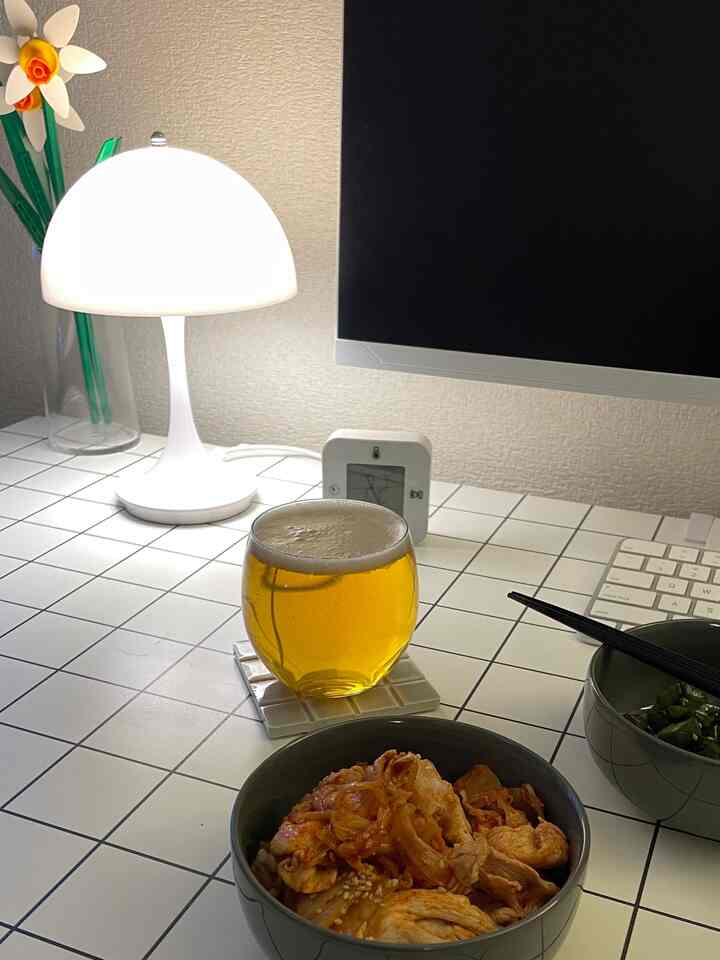ふらっと寄った100円ショップで見つけたグラスが大正解過ぎた🙆🏻‍♂️
丸っこいグラスって何故か可愛い🫰
#グラス #DAISO #食器