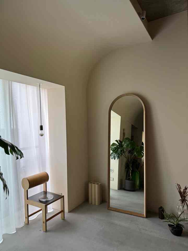 一時的に配置換え
新鮮✨


#マンションリノベーション
#ヴィンテージマンション
#ワンルーム
#wakawaka
#モルタル玄関