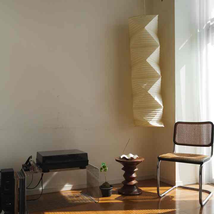 This is the hobby zone in the living room! 🎧

#Record #イサムノグチ #イームズ

Looking forward to Ribbon's online store! 🎧

#LeCord #이사무노구치 #오늘의집