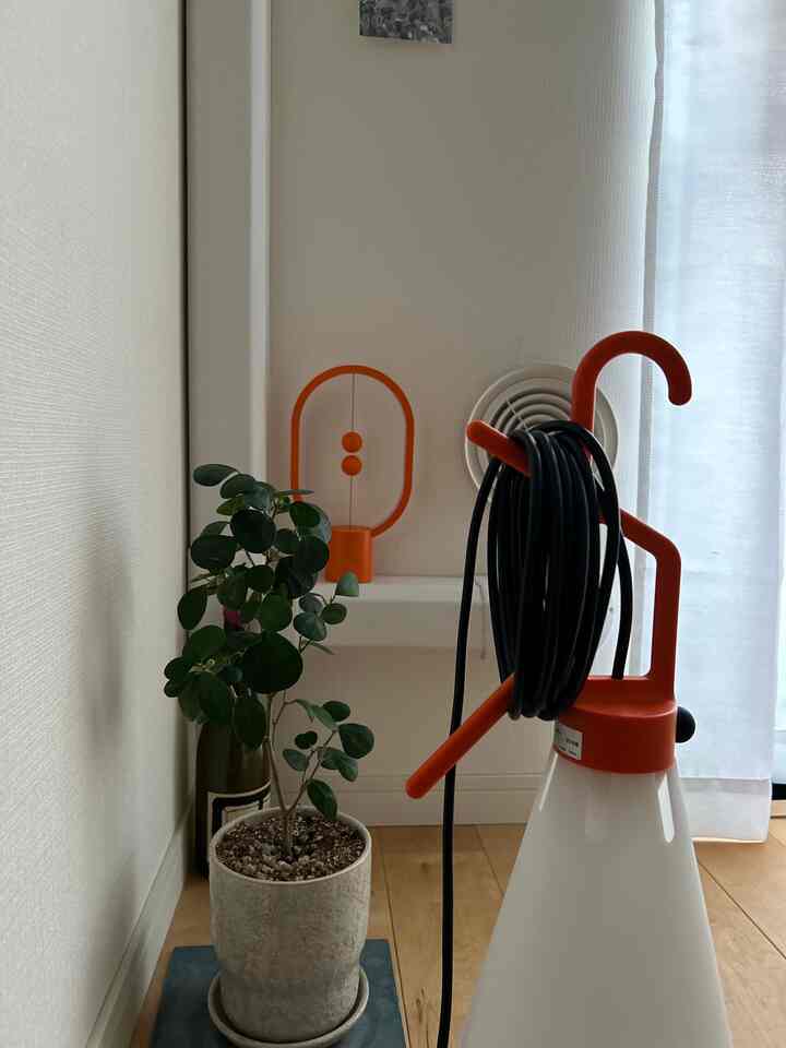 ワンルーム /  一人暮らし

部屋のアクセントはオレンジ🍊

#インテリア #インテリア家具 #インテリア配色 
#インテリア配色 #インテリア小物 #インテリアオブジェ #ワンルーム家具配置 #ワンルームインテリア #ワンルームベッド #ワンルーム