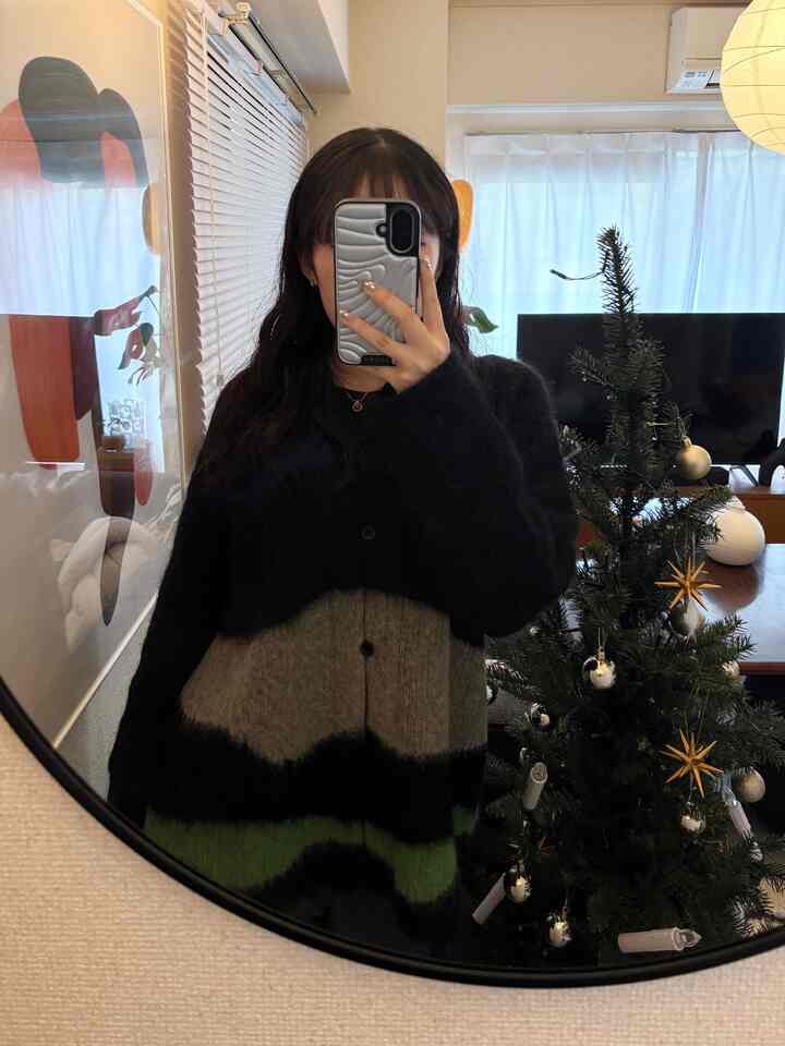 もう11月も終わってしまうよ〜🍂
今我が家は綺麗なお花がいっぱい💐

#1LDK #12畳インテリア #12畳 #ふたり暮らしインテリア #roomtour #myroom #myhome #賃貸インテリア #お部屋紹介 #ルームツアー #ミッドセンチュリー #二人暮らしインテリア 