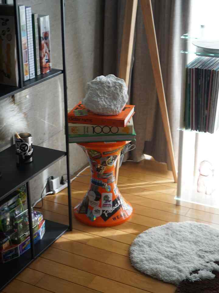 おはようございます！
最近は仕事と制作で忙しい毎日です、、

やっぱりラグが入ると堅いかんじが和らいでいいですね！

#1LDK
#一人暮らし
#MODERNDECO