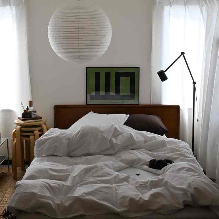 週替わりベッドスペース🛌

ベッドがバーを頻繁に交換すると
鼻炎がマシになってきました😅

お部屋の雰囲気も一気に変わるし
一石二鳥ですね☺️✨

#寝室 #ベッドルーム #ベッドスペース
#ベッドリネン #ikea #ニトリ #HAY
#ミッドセンチュリー