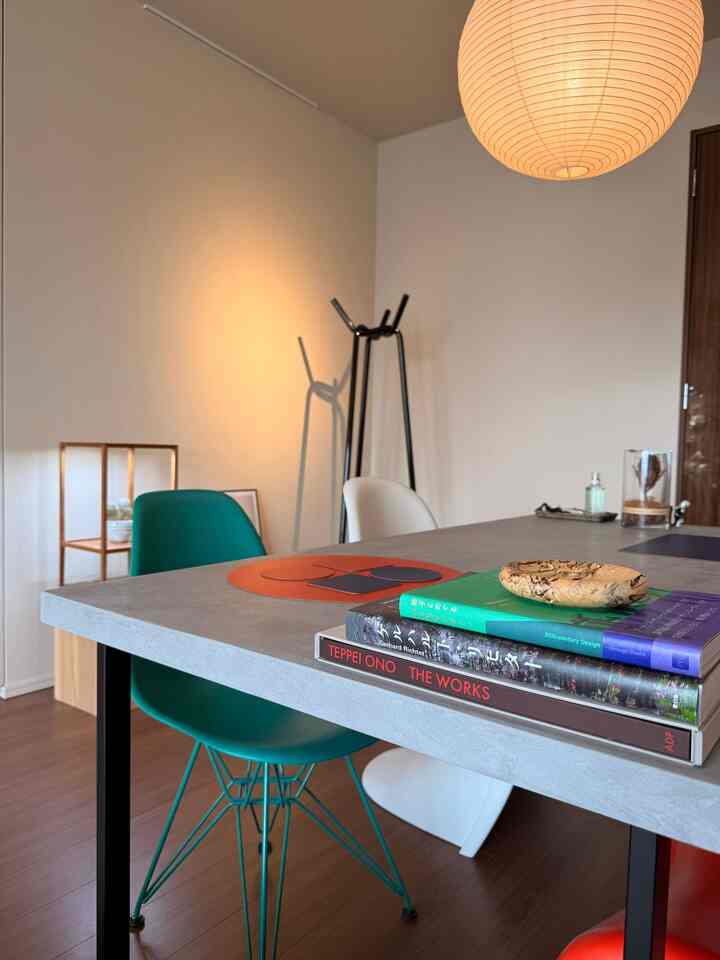 livingroom 落ち着いて過ごせる空間🥃

Art / Design
#vernerpanton #pantonchair #vitra #isamunoguchi #akari #matiasfaldbakken #hamanmiller #cibone #hay

Interior / Lifestyle
#livingroom #tokyolifestyle #lifeintokyo #リビングインテリア #インテリアコーディネート