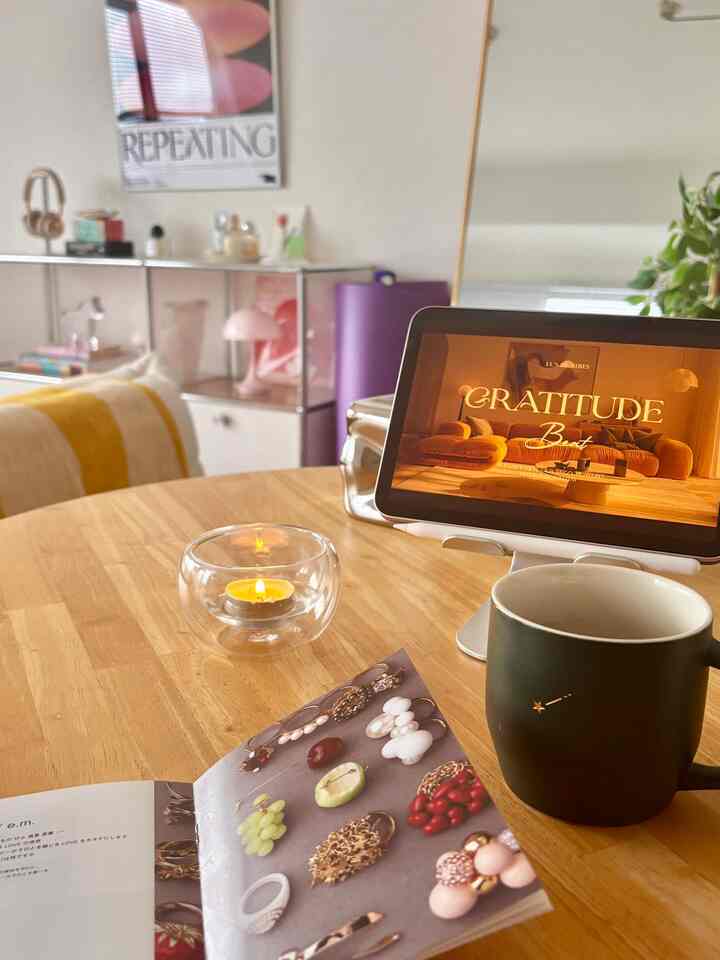 Kanademono's dining table is compact at 80cm. It can be ordered in 1cm increments.

The perfect size for a single person!

I exchanged the mug with Starbucks points.

#diningtable
#Starbucks
#usmHaller