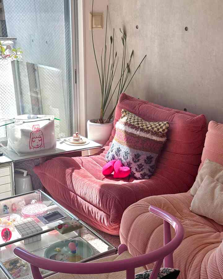 ティータイム🫖

#ligneroset #リーンロゼ #ソファ #ティーカップ #マグカップ #奈良美智