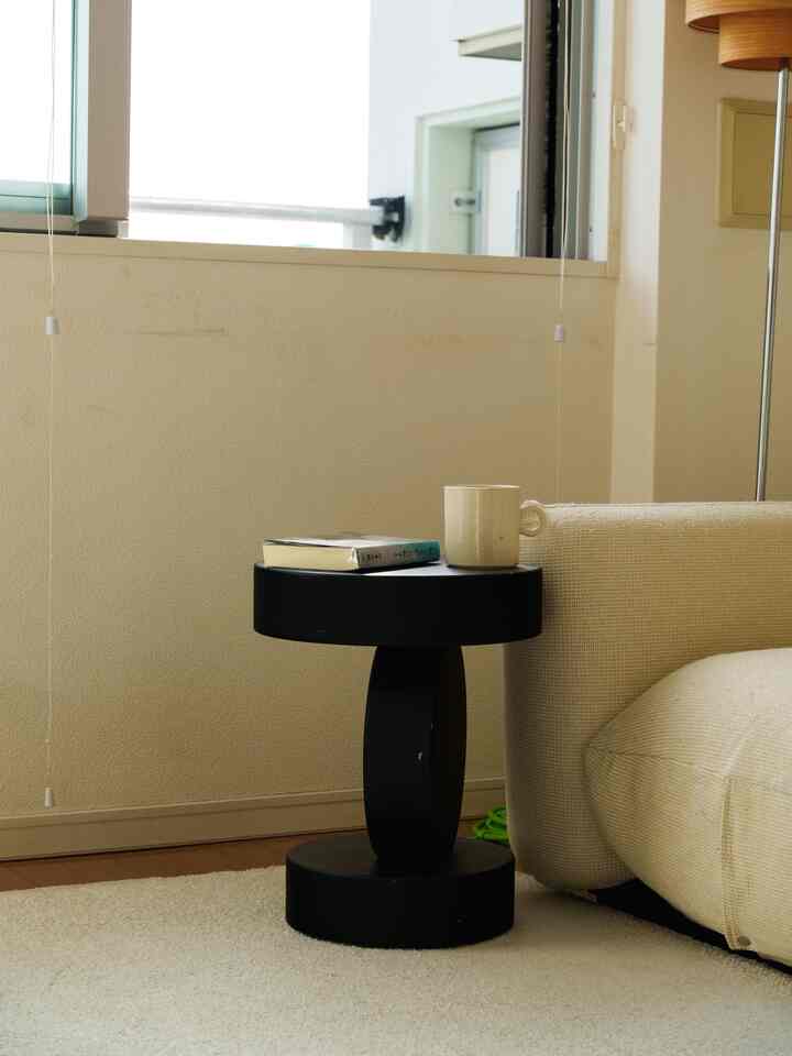 カフェだと捗る読書時間を家の中でも再現したいと思って、よりよい暮らしの妄想とマイナーアップデートは日々続いてく🏠

#マレンコ #チェスト #コーヒーのある生活