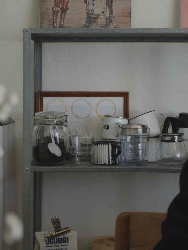 結婚式の招待状デザインでスキャンしたコーヒーのわじみをコーヒーグッズのところに飾った🌿
#フォトフレーム #ヒュッリス #ikea #ダイニング #食器棚 #コーヒースペース