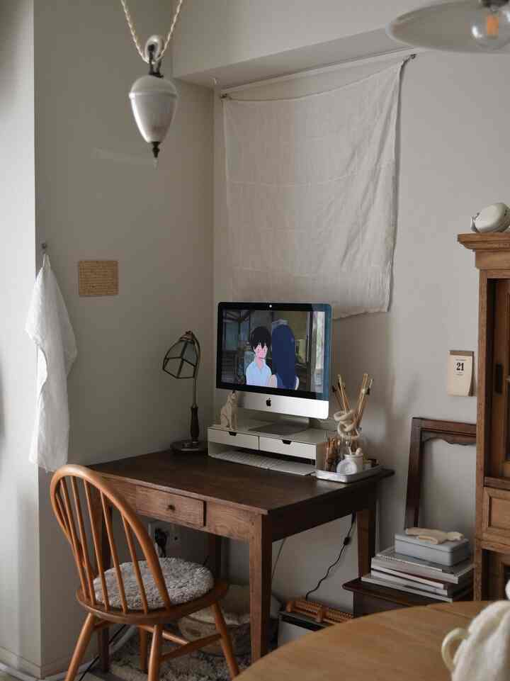 Berkat dudukan monitor,
saya sekarang bisa menggunakan meja saya dengan lebih leluasa!

#MonitorStand #モニダー台 #デスク
#DeskArea #PC #チェア #書斎