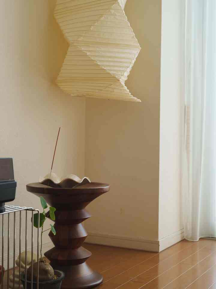 「生活も仕事もする家」の日常を発信しています🪵

#在宅ワーク #インテリア #ライフスタイル
#ハーマンミラー #イームズ #isamunoguchi