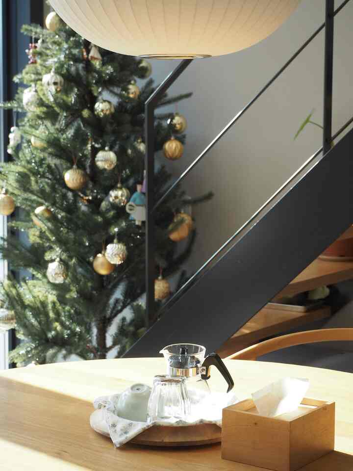 今年のクリスマスツリーはキッチン側に
飾ってみました◎

#kitchen
#dining
#クリスマスツリー
#christmastree