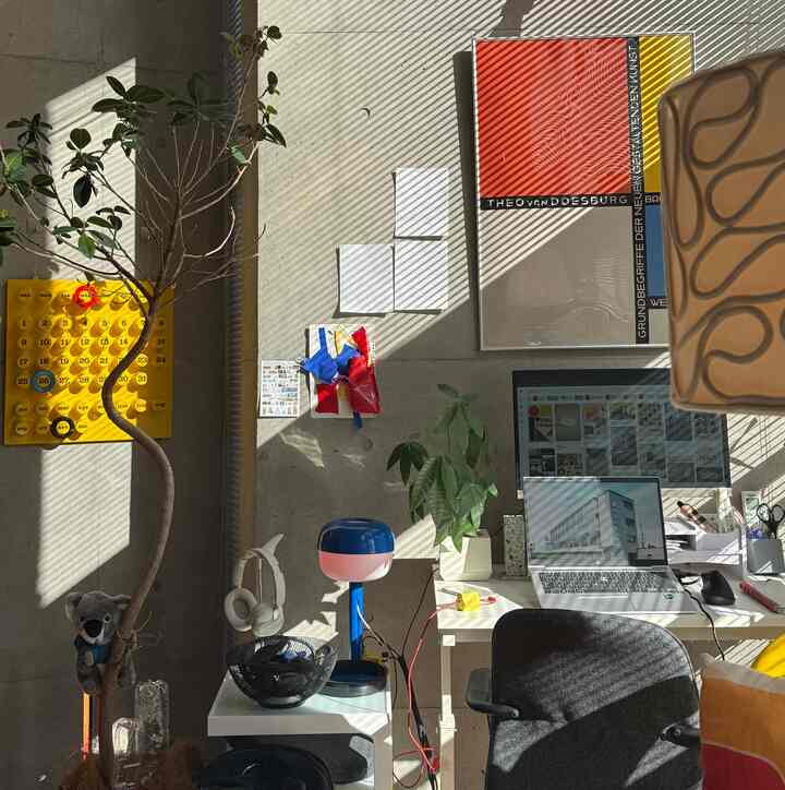 普段の作業してるワークスペースの雰囲気です◎
光がさしていい感じ。
　
#南向き #bauhaus #ワークスペース #ikea