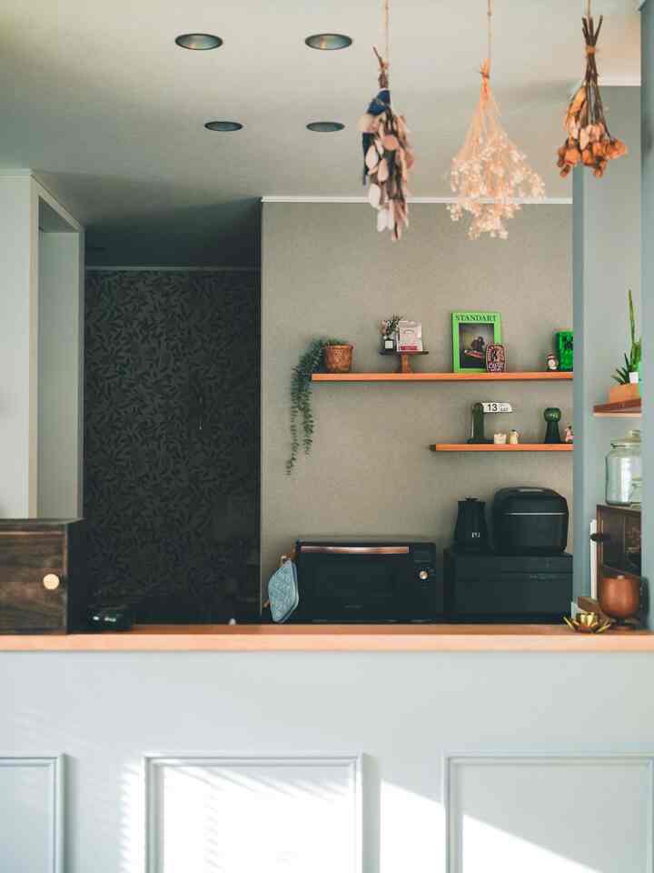 It's been a while since I've seen the kitchen from the front🍳
The sun is low in the winter, so the light shines nicely on the lower wall🌞

#KitchenInterior #ダイニングベンチ