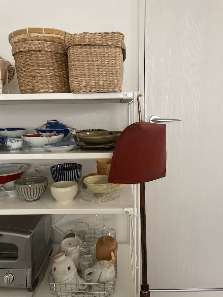 I've lined up only my favorite dishes 🥣

#DishShelf #無印良品 #カゴ #トースター #ふたりぐらし #2人暮らし #二人暮らし #観葉植物のある暮らし #観葉植物 #room #roomtour #interior #家具 #日々の暮らし #好きなものに囲まれた暮らし #賃貸暮らし #2ldk #シンプルインテリア #賃貸インテリア