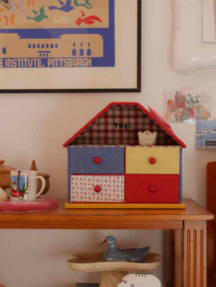 おうち型の収納ボックス本当に可愛くて幸❤︎

hongamaのガチャは3つゲットして第一希望のゴーストも入手できた！👻

2026も可愛いもの収集して、自分の機嫌を取りまくるぞ〜✊☺️

#収納ボックス #ガチャガチャ