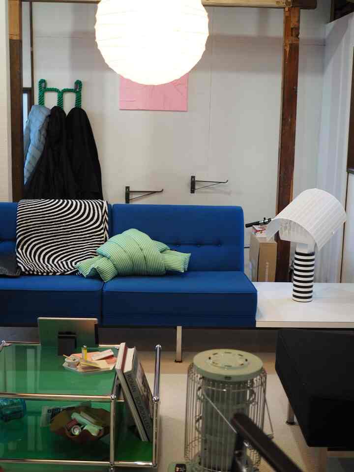 
#暮らしの記録　#2人暮らし #mordernliving #mordernhome #midcentury #ジョージネルソン　#georgenelson #モジュラーシーティングソファ　#akarilamp
#ルイスポールセン #shogunlamp
#usmhaller #hay #lego #anothachoppa #シャルロットペリアン #クッカプーロ #hay