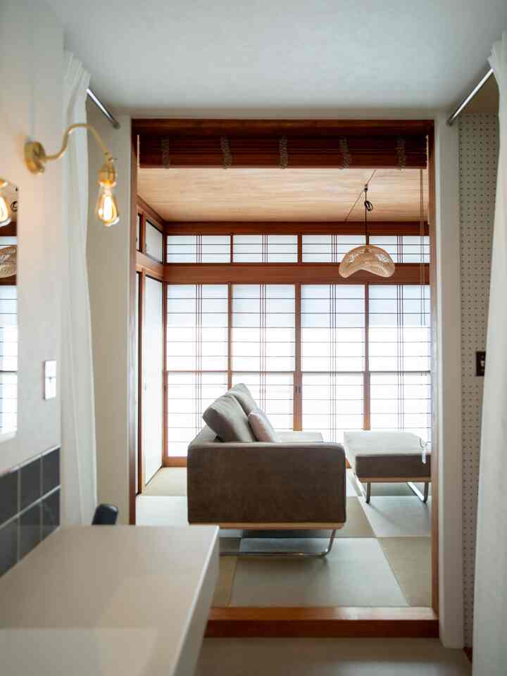 回遊できるウォークインクローゼットと
室内干ししてるランドリーゾーンに
隣接して和室があるので洗濯畳んだりできます！

#洗面
#和室
#ウォークインクローゼット
