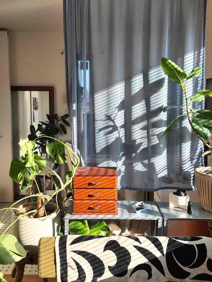 リサイクルショップで1000円で手に入れたこの物入れがいい雰囲気を出してる💯

#3LDK #ダイニング