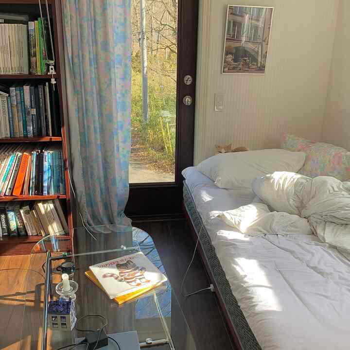 新しい気分で新年をはじめるために
この前のブラックフライデーセール #Ohouseshopping で購入したガラステーブルを部屋に置いてみました✨️
ちょっとした作業をしたい時に座ってできるようになったのでとてもいい🙆‍♀️です🫶

#2026Ohouse新生活 #ガラステーブル #模様替え #新生活