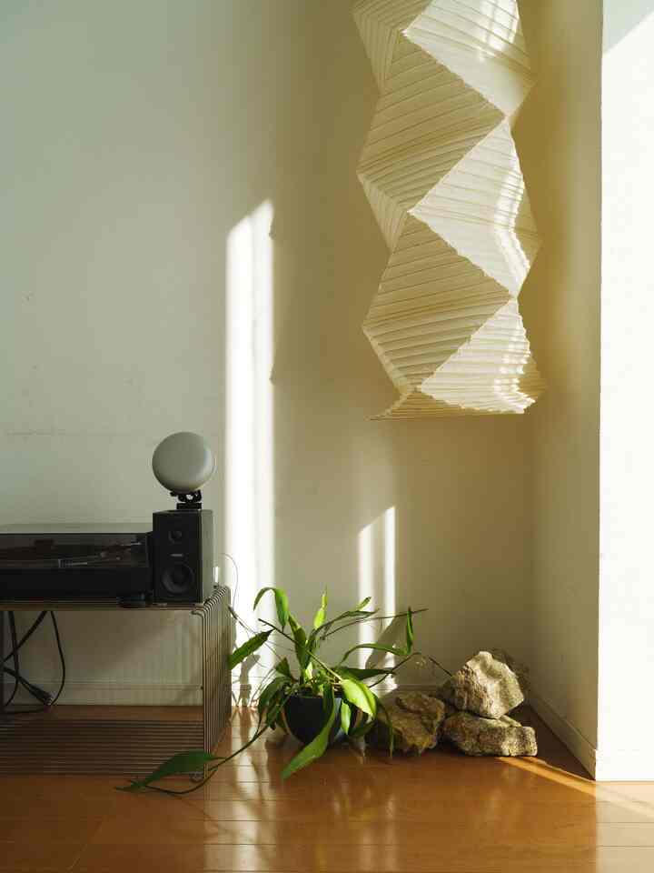 部屋の顔になるような照明を探して
#IsamuNoguchi の 35N を選びました💡