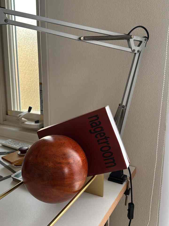 アカウント名の本作った📕
かわいい！

#書斎 #デスク #ワークスペース #ikea
#アイアーマンテーブル #ミッドセンチュリー
