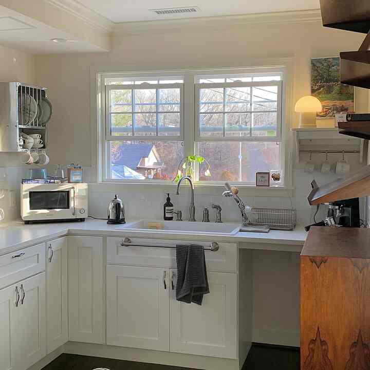 Setelah memasang rak dapur IKEA, suasananya menjadi lebih hidup dan saya semakin menyukai dapur saya.
Rak dapur stainless steel dan peralatan makan di unit dinding keduanya dapat dibeli di Ohaus. 🛒

#ohouseshopping #購入品 #2026Ohouse新生活 #食器 #ディスプレイ #輸入住宅