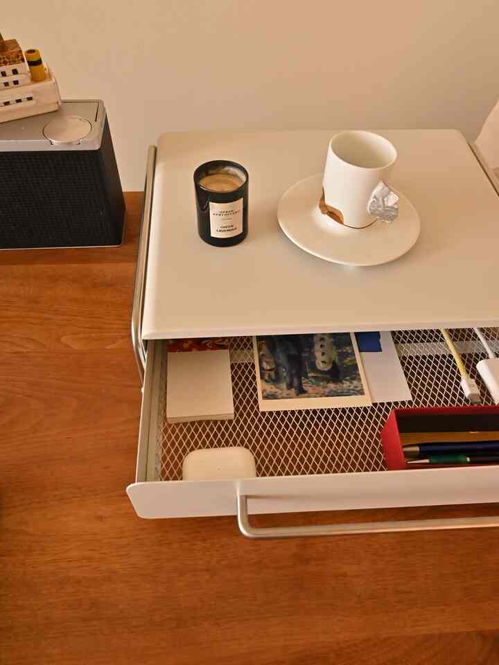 #2026Ohouse新生活 #スピーカー #ワークスペース #キャンドル #整理

Ohouseで購入したドロワー、収納力もあり、物が散乱しやすいデスク周りがスッキリしました🧹

リンクにあるLサイズホワイトを使っています🗄️✨