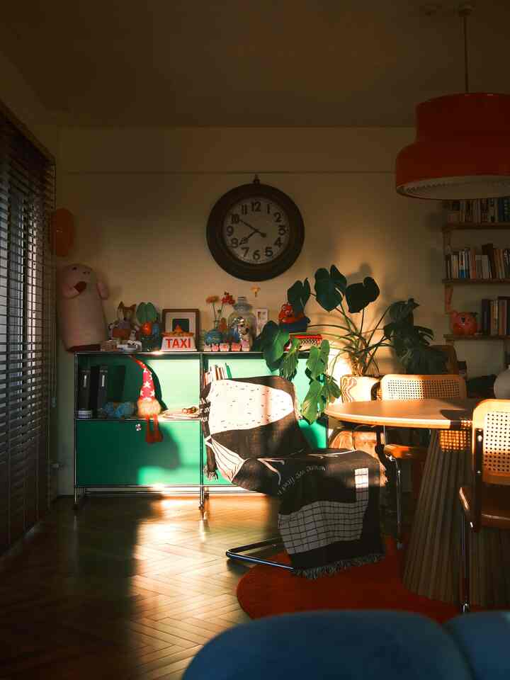 It's been a warm winter this year ⛄️
I love the way the winter light shines in 🌞

Monstera seems a bit underwhelmed...

#interior
#interior
#dining
#diningtable
#midcentury
#colorful
#colorful
#dailylife

