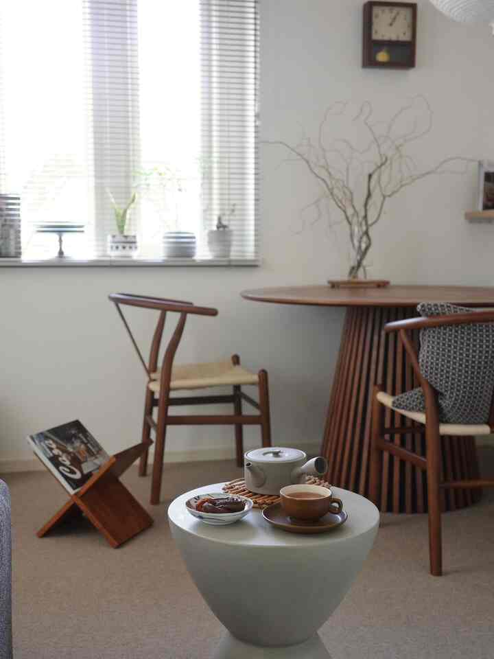 ブックスタンドを購入🤍✨
お気に入りの雑誌を毎月飾ろうかな☺️
#ブックスタンド #本棚 #2026Ohouse新生活 #リビング #サイドテーブル