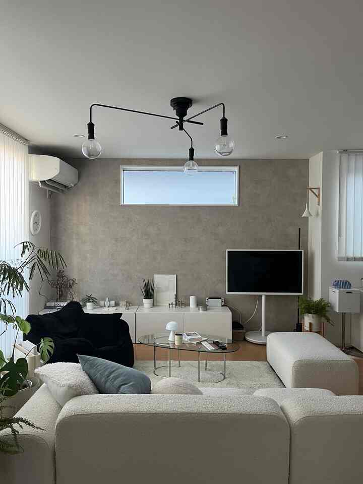 living room𓂃 𓈒𓏸
A little makeover🤏🏻

#2026OhouseNewLife #livingroom #リビングインテリア #韓国インテリア #ホワイトインテリア #ブークレソファ #littlerooms #loosy #loosyソファ #レイアウトフリーテレビ #carepod #ikea #ベストー #roomnhome #ナロスト