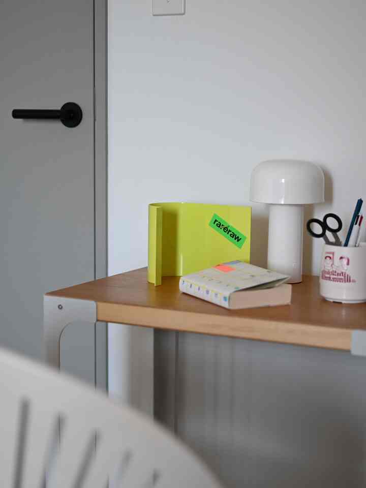 rarerawのブックエンドは色々な使い方ができてお気に入りです📚

#2026Ohouse新生活 #rareraw