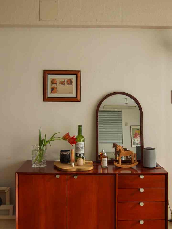 キャビネットの上は平常運転🙂‍↕️
ガラッと一新したい気持ちもありつつ、お気に入りのものが目に入る安心感も捨てがたいです。

#キャビネット #リビングボード