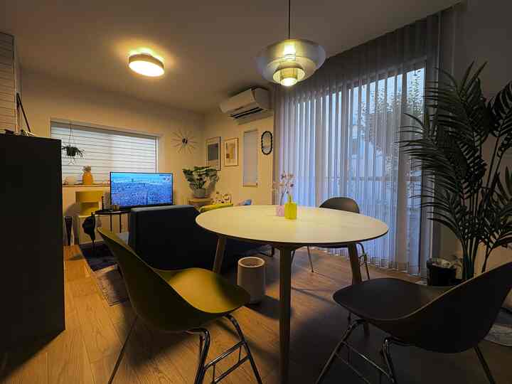 はじめまして。築30年の戸建をリノベーションし、2025年9月から引っ越してきました。

✅お金を極力抑えたリノベーションのポイント
✅買ってみてコスパのよかったインテリア
の紹介ができればと思います。

よろしくお願いします！

#インテリア
#リノベーション
#ラウンドテーブル
#インテリア
#インテリア好きな人と繋がりたい
#おしゃれな部屋
#暮らしを楽しむ
#部屋づくり
#マイルーム
#北欧インテリア
#ナチュラルインテリア
#シンプルインテリア
#淡色インテリア
#木のある暮らし
#インテリアコーディネート
#インテリア写真
#おうち時間
#暮らしの記録
#生活感のある暮らし
#余白のある暮らし
#素材感
#空間デザイン
#インテリア好き