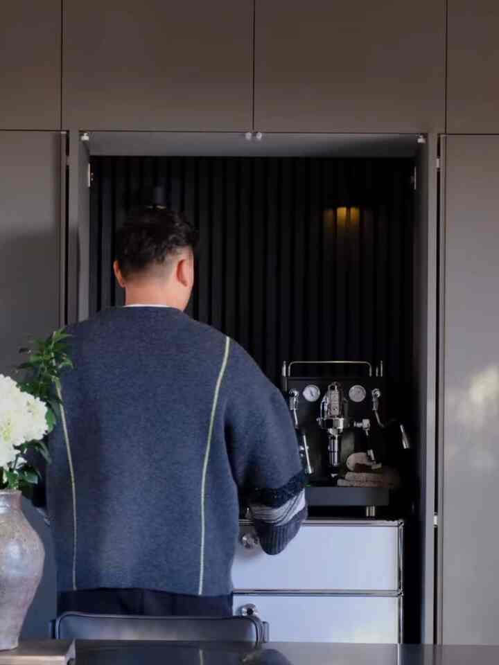 With espresso, drip coffee is rarely used.

#coffee #homecoffeebar
#usm #usmhaller #interiorstyle
#slowliving #pepeのいえ
