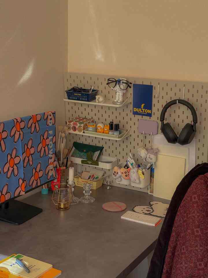 IKEAのスコーディス
好きなものぜんぶ眺めることができる◎

#スコーディス
#IKEA
#デスク
#昇降デスク
#勉強机
#在宅ワーク
