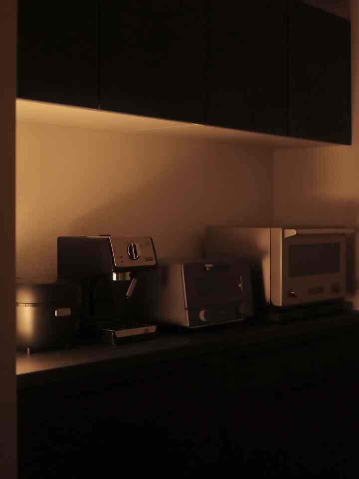 Even though it's difficult to incorporate indirect lighting,
┈┈┈┈┈

Just by adding a portable lamp,
I feel like my utility room has become a much nicer place (happy).

I had completely forgotten about the lighting plan for the utility room, but now I've solved it, and I think it's cute in its own way.

#Lighting #audocopenhagen #ポータブルランプ