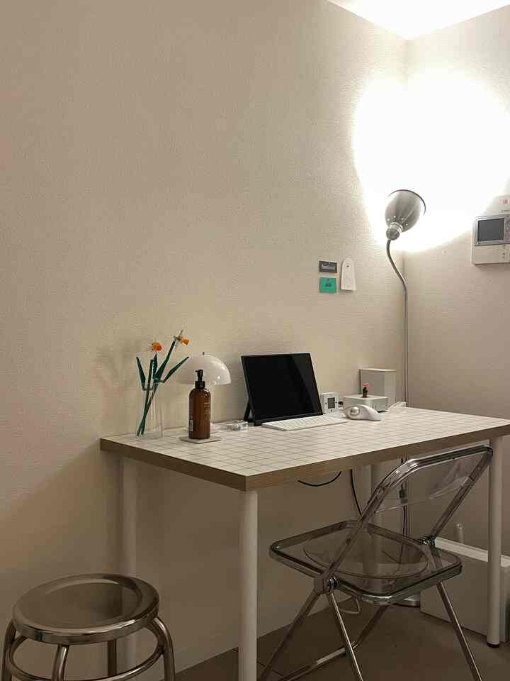 モニターからモバイルモニターに変更してしばらく…やっぱり大正解でした👍
圧迫感なくなってスッキリ！
#デスク #デスクテリア #1k #一人暮らし