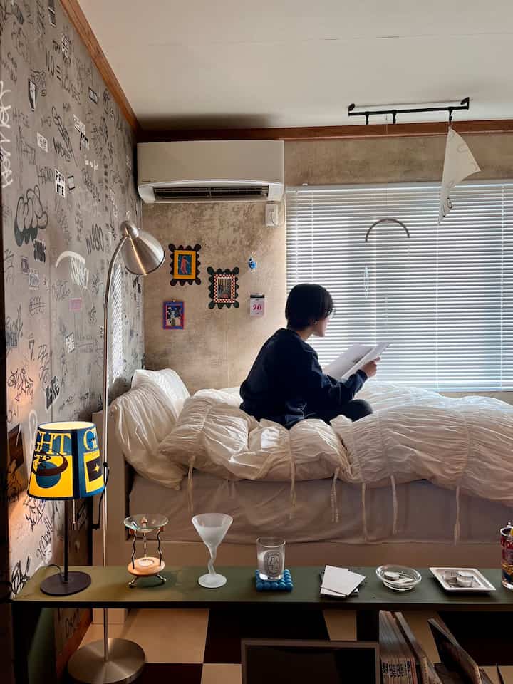 Hari-hari bersalju adalah waktu yang tepat untuk tinggal di rumah🏠
Bersantai sambil membaca buku📖´-
#tempat tidur #GATA #間接照明 #壁紙 #ブラインド