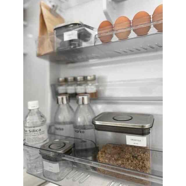 P-TUCH CUBEのモニター中なので、ラベルを作って冷蔵庫の中を見直しました✨
今までそのまま使ってたoxoとIKEAのスパイスボトルに賞味期限付きののラベルをペタッ👆
詰め替えをした時の賞味期限の不安がなくなりました🙂‍↕️

#P-TUCHCUBE #kitchen #海外インテリア