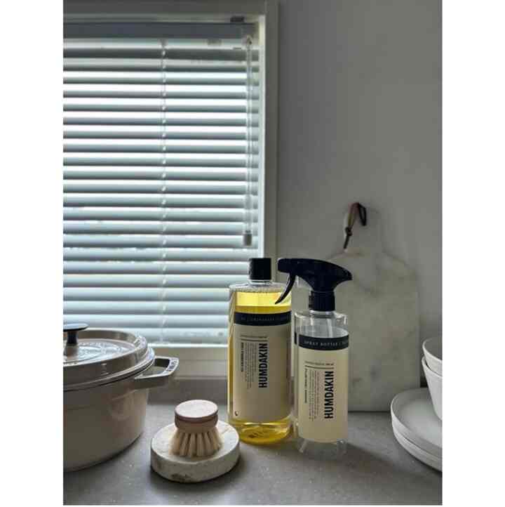 キッチンでも使えるHUMDAKINのユニバーサルクリーナー🥣♡

#kitchen #HUMDAKIN #staub #海外インテリア