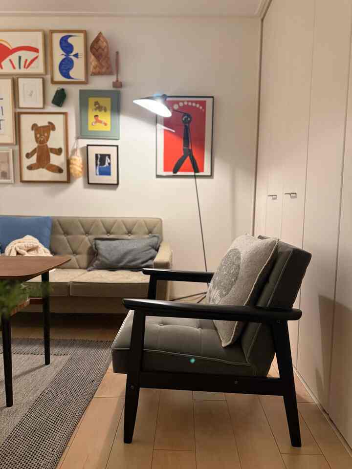 I've been using this K-chair for about 10 years.

#Karimoku60 #ソファ #Kチェア